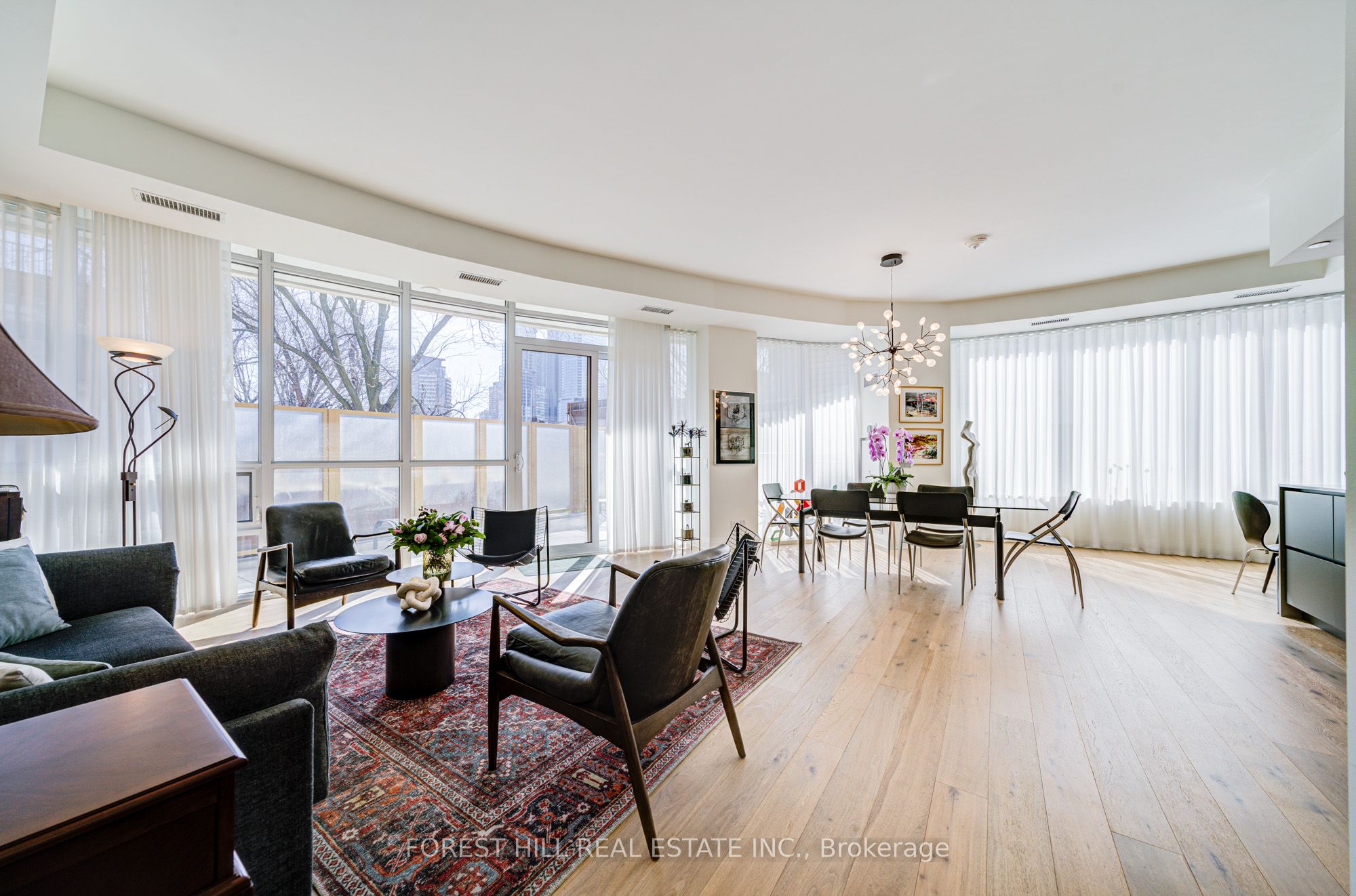 204-151 Avenue Road, Toronto, ON, M5R 0B8