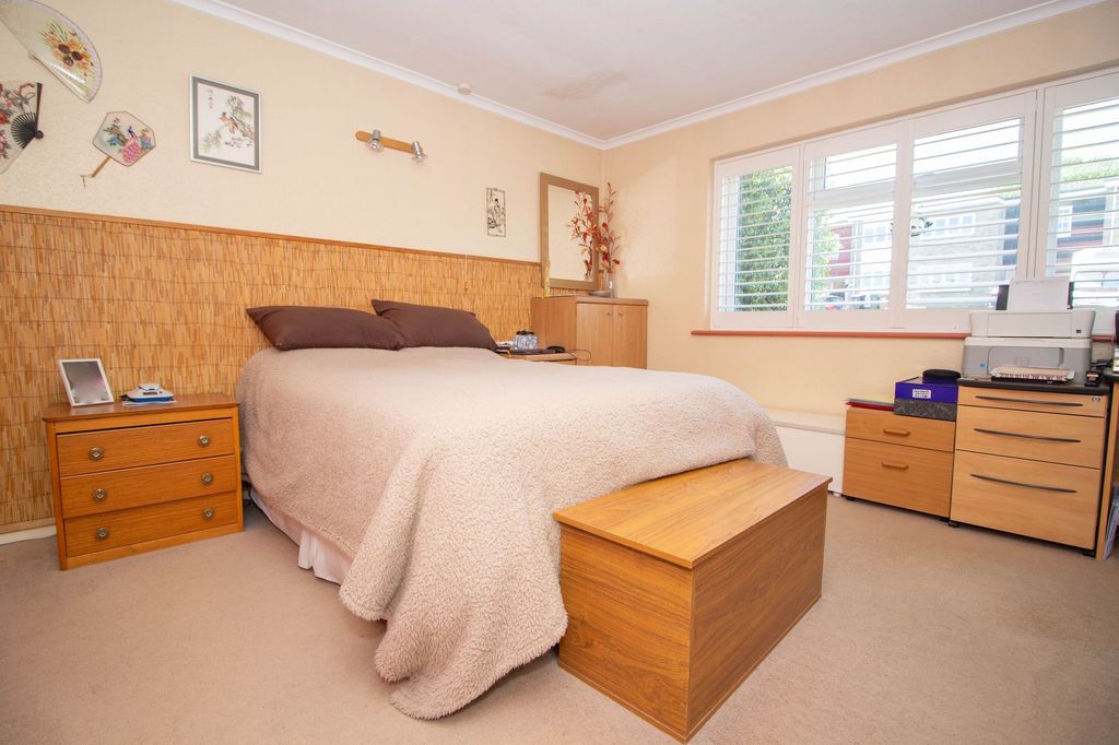 Additional image 13 of 4 bed terraced house for saleOn The Hill, Carpenders Park, Watford WD19