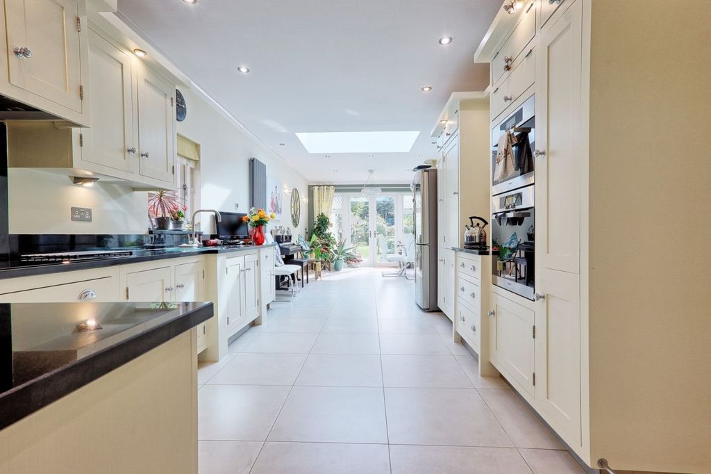Additional image 13 of 5 bed detached house for saleBurntwood Avenue, Emerson Park, Hornchurch RM11