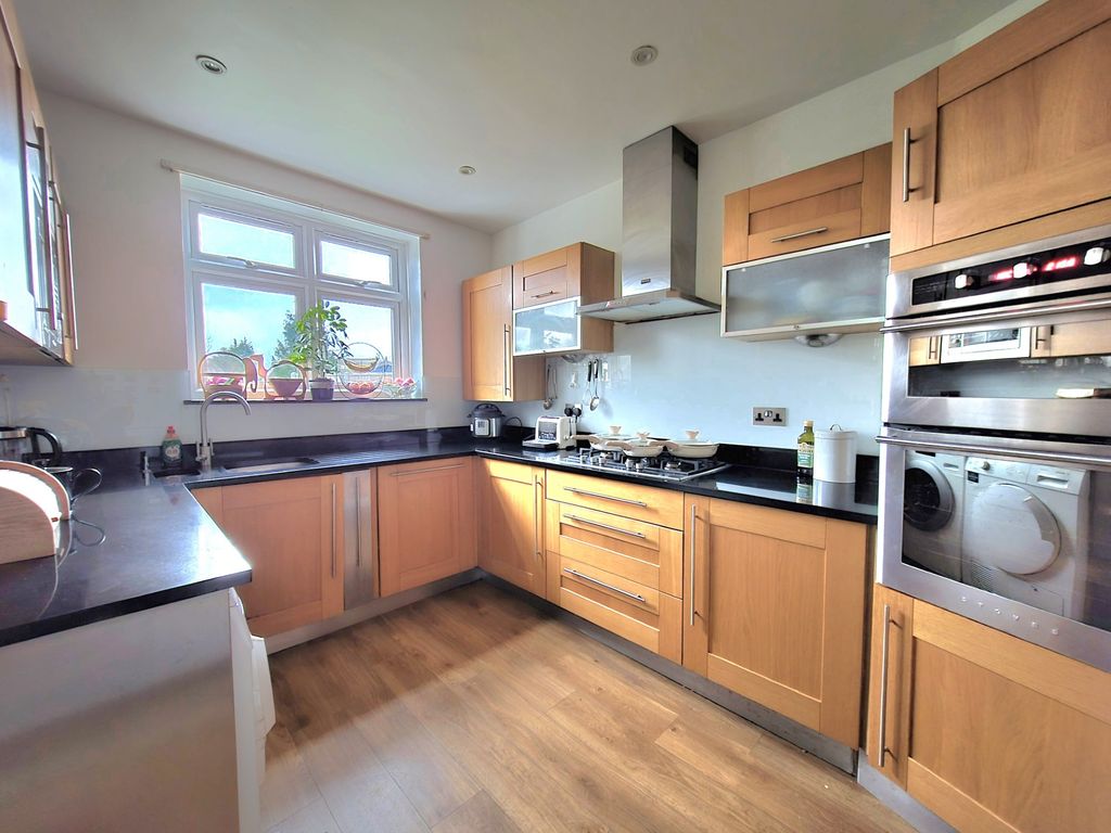 Additional image 4 of 4 bed semi-detached house for saleDevon Close, Buckhurst Hill IG9