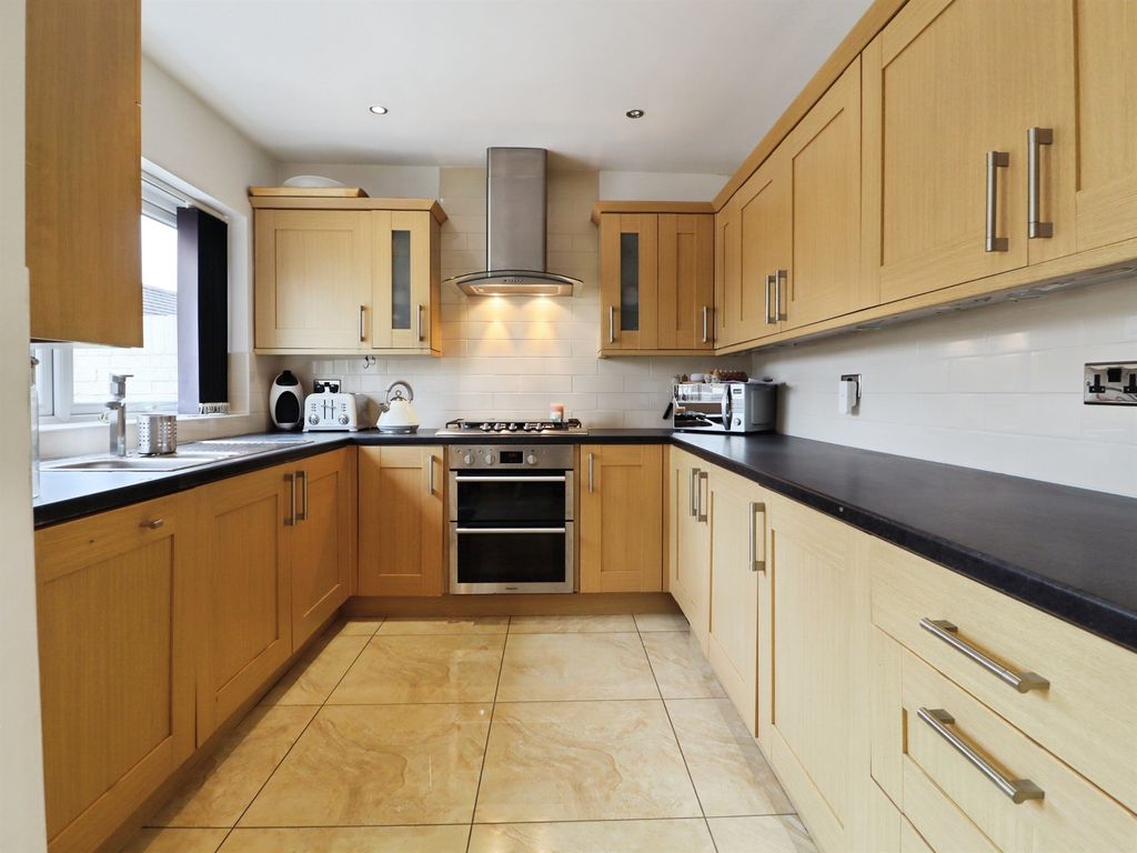 Additional image 8 of 4 bed semi-detached house for saleAxbridge Crescent, Llanrumney, Cardiff CF3