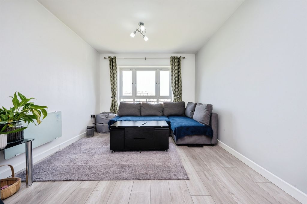 Additional image 3 of 2 bed flat for salePalgrave Road, Bedford MK42