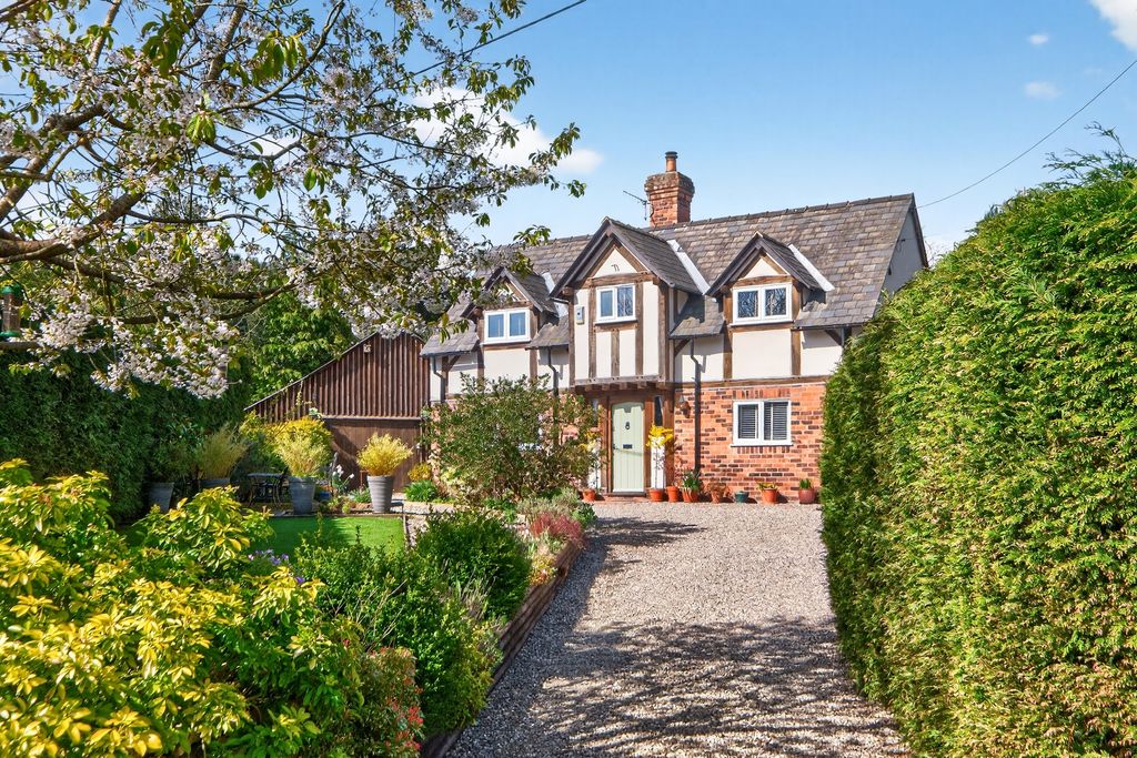 4 bed detached house for saleChapel Lawn Road, Bucknell SY7