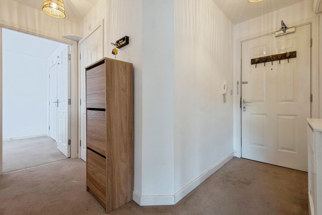 Additional image 5 of 2 bed flat for salePlanets Way, Biggleswade, Bedfordshire SG18