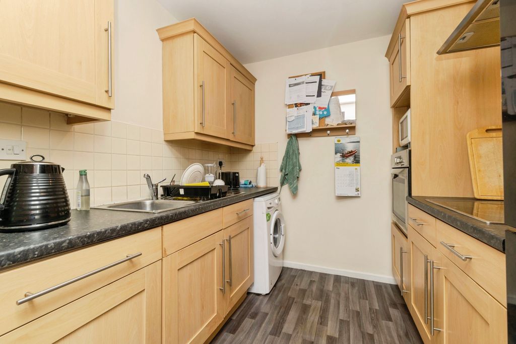 2 bed flat for saleDarlington Road, Darlington DL2 photo 4