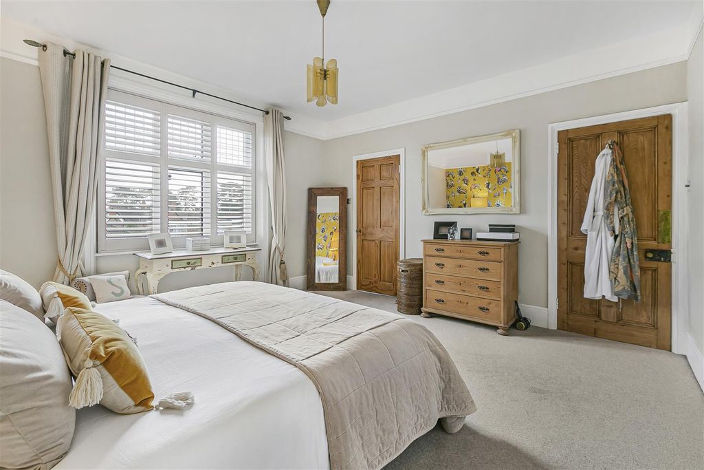Additional image 22 of 6 bed semi-detached house for saleSt. Catherines Road, Broxbourne EN10
