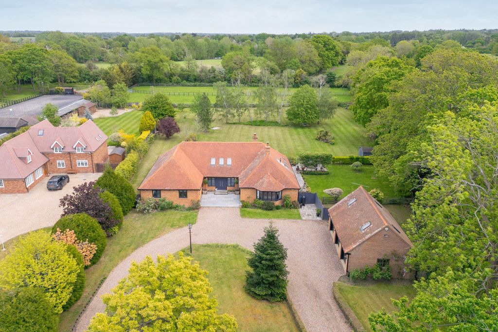 6 bed detached house for saleGibbins Lane, Warfield RG42