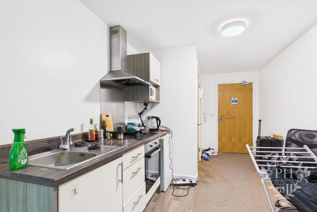 Studio for saleCorporation Road, Middlesbrough TS1 photo 5