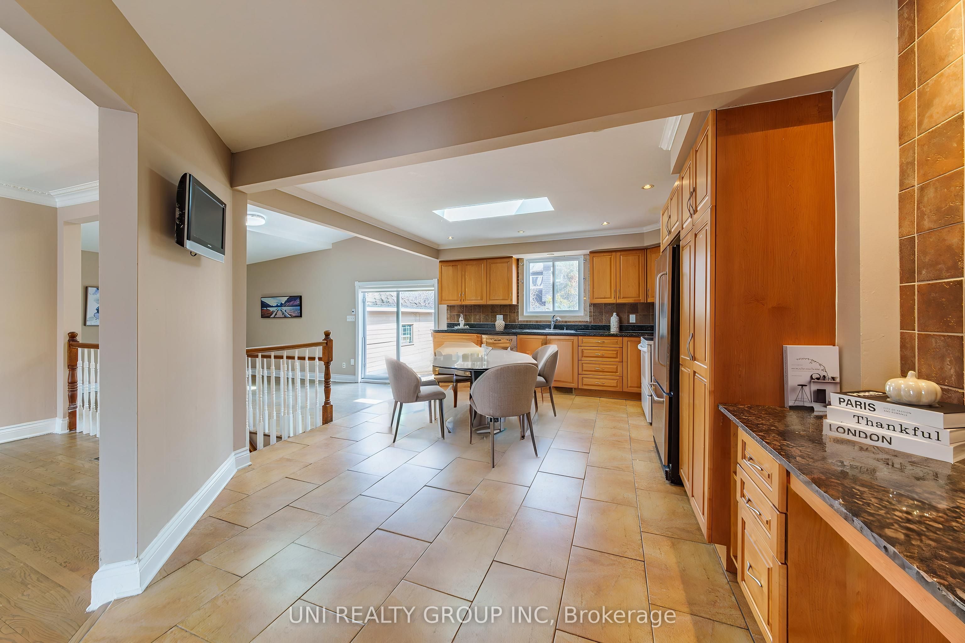 Additional image 5 of 17 Forest Park Avenue, Ottawa, ON, K2E 5A2