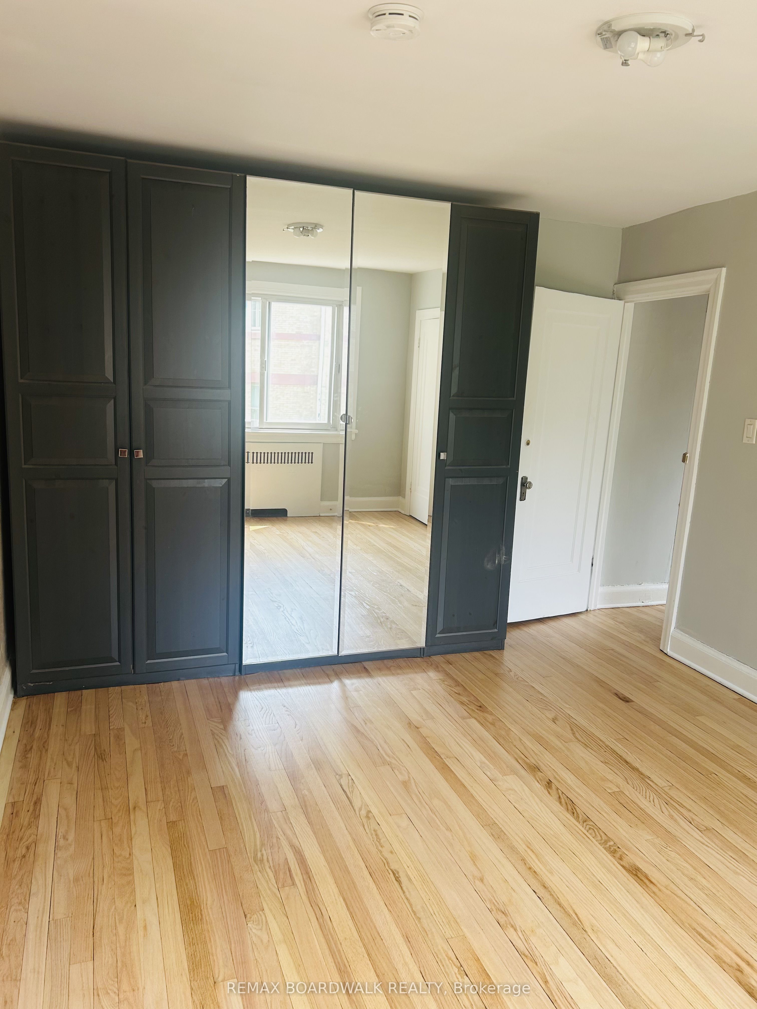 Additional image 6 of 320 Laurier Avenue E, Ottawa, ON, K1N 6P6