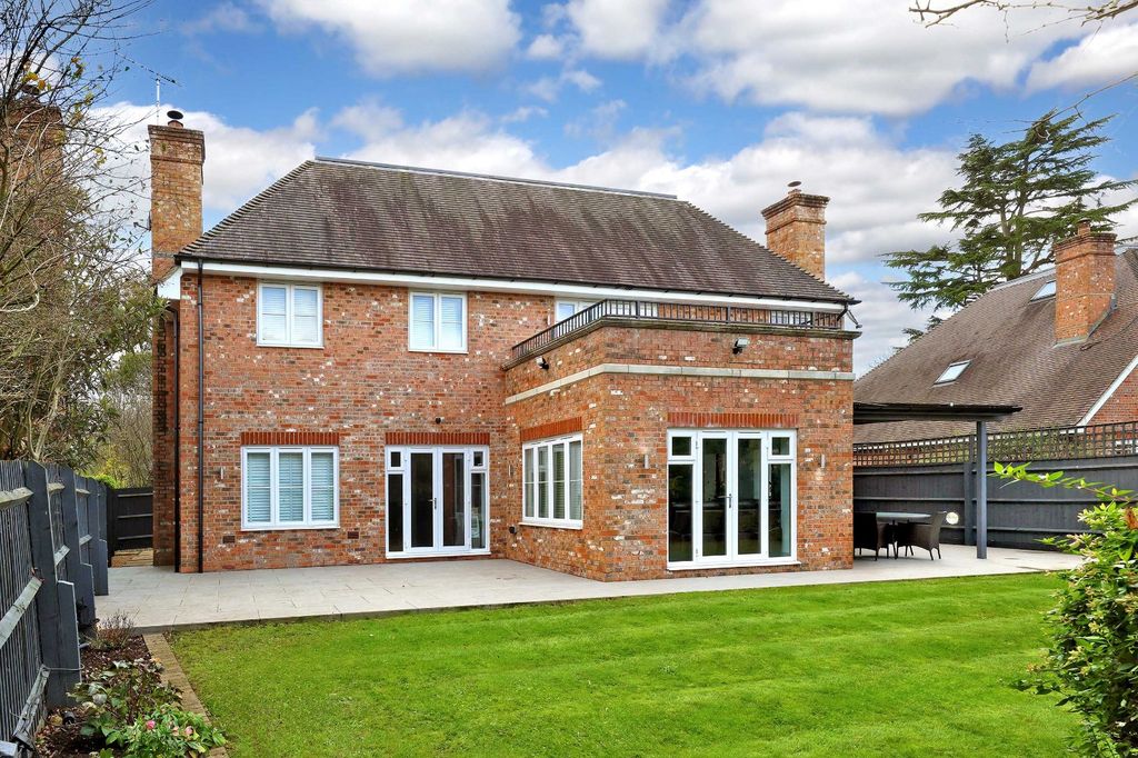 Additional image 3 of 5 bed detached house for saleLord Reith Place, Beaconsfield, Buckinghamshire HP9
