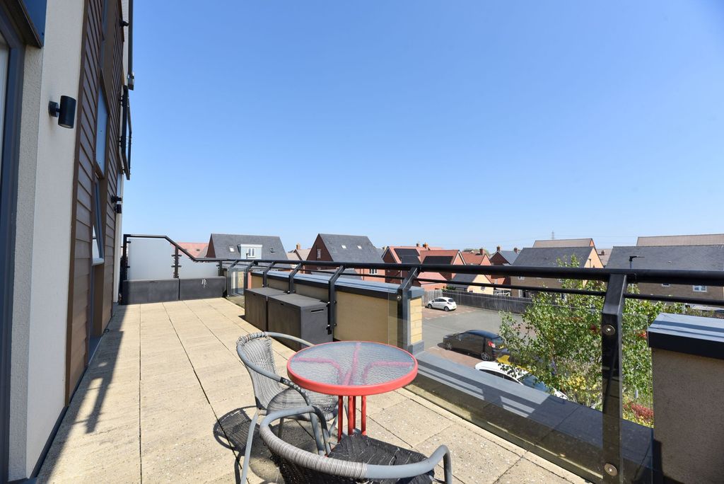 Additional image 5 of 2 bed flat for salePurcell Place, Biggleswade SG18
