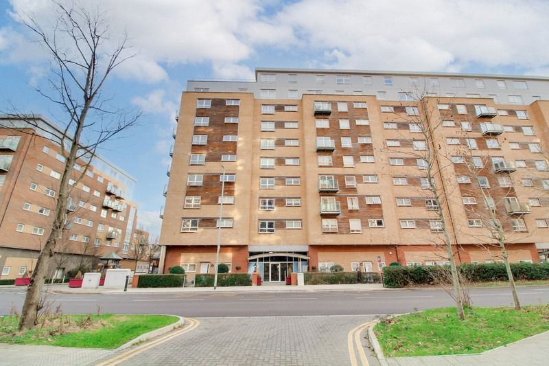 2 bed flat for saleCherrydown East, Basildon, Essex SS16