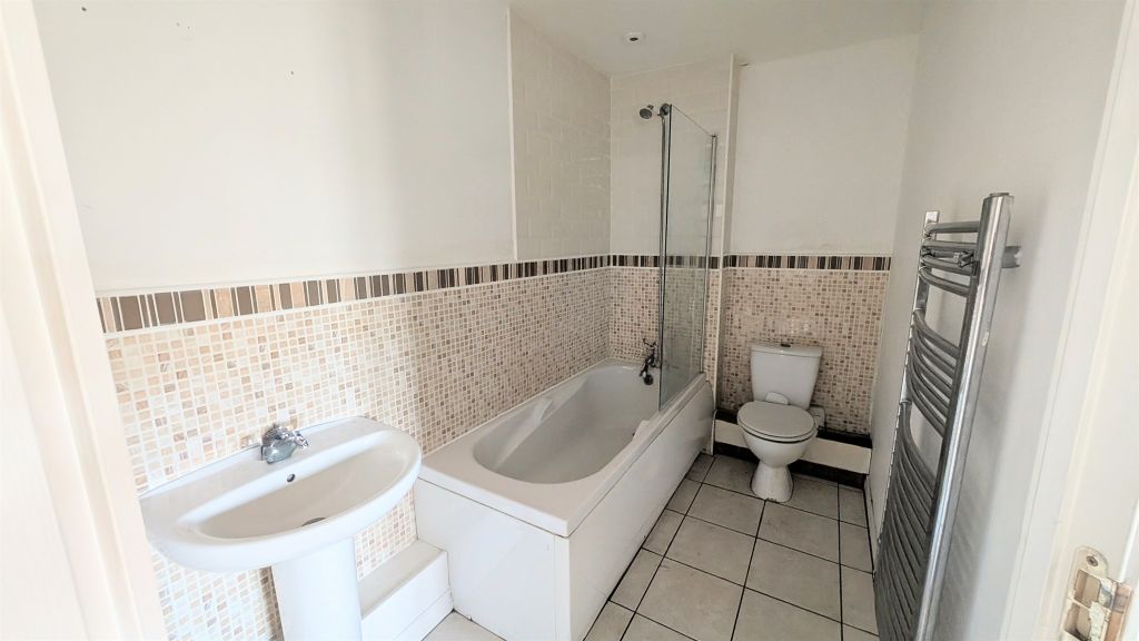 3 bed flat for saleMerlin Road, Birkenhead CH42 photo 4