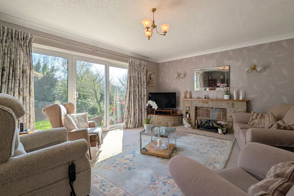 Additional image 4 of 3 bed detached house for saleWoodhead Lane, Brighouse, West Yorkshire HD6