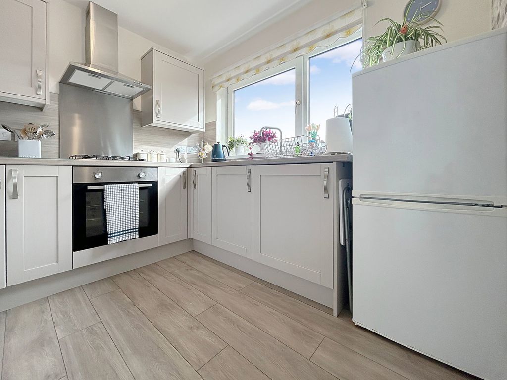 2 bed flat for saleLongholme Road. Carlisle CA1 photo 2