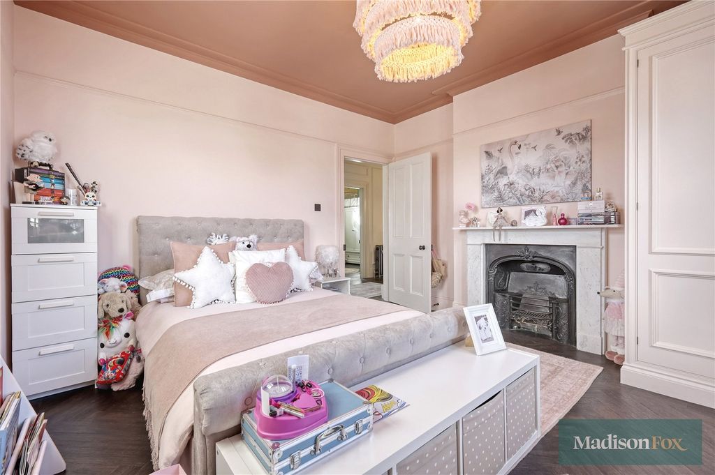 Additional image 39 of 5 bed detached house for saleQueens Road, Buckhurst Hill, Essex IG9