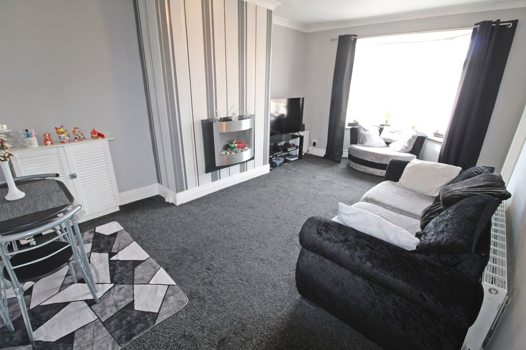 2 bed flat for saleNewsham Road, Blyth NE24 photo 2