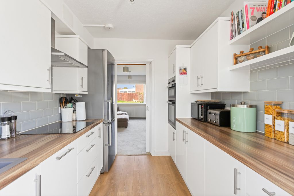 Additional image 7 of 2 bed flat for sale50 Cairns Drive, Balerno, Edinburgh EH14