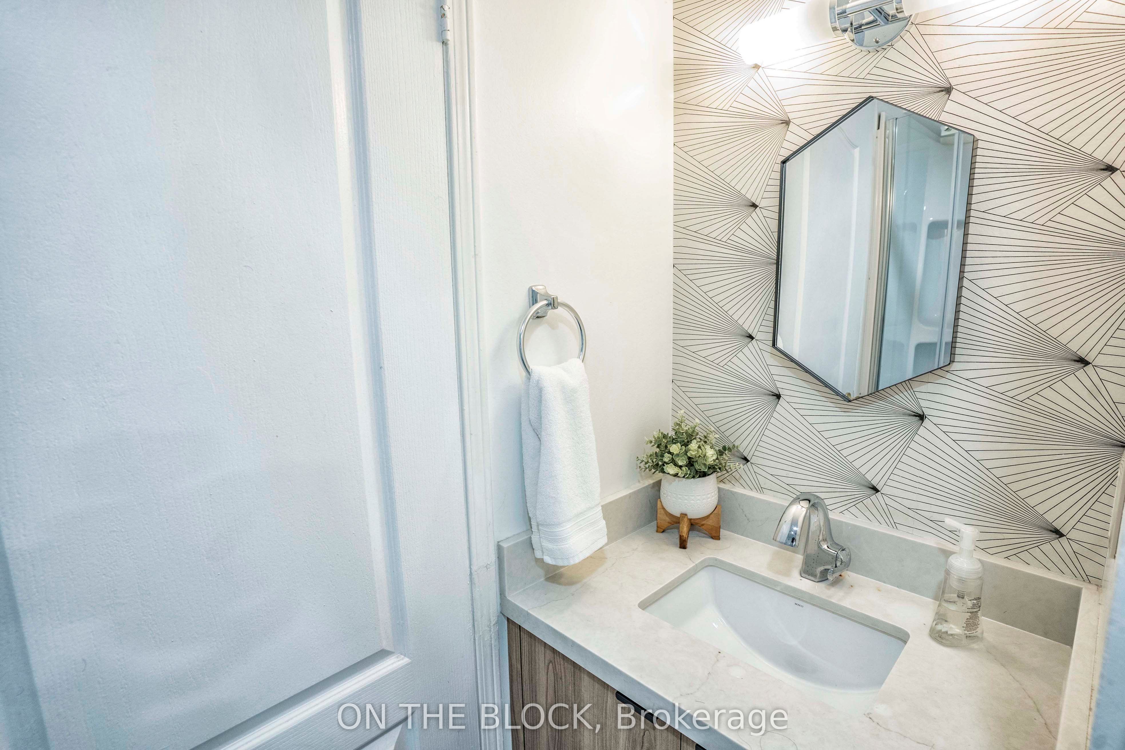Additional image 4 of 49 Leslie Street, Toronto, ON, M4M 3C3