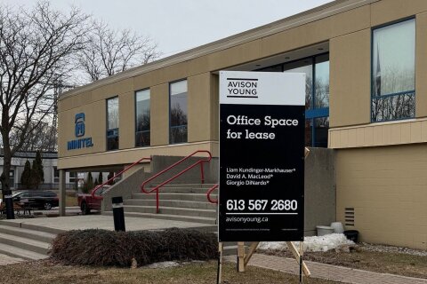 Additional image 2 of 203-1775 Courtwood Crescent, Ottawa, ON, K2C 3J2