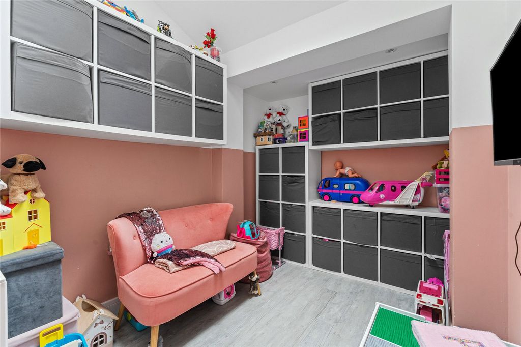 Additional image 11 of 4 bed semi-detached house for saleFollett Drive, Abbots Langley, Hertfordshire WD5