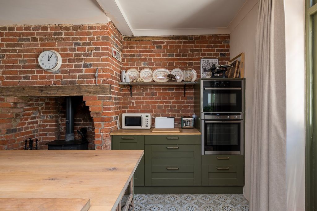 Additional image 5 of 5 bed detached house for saleHigh Street, Elstow, Bedfordshire MK42