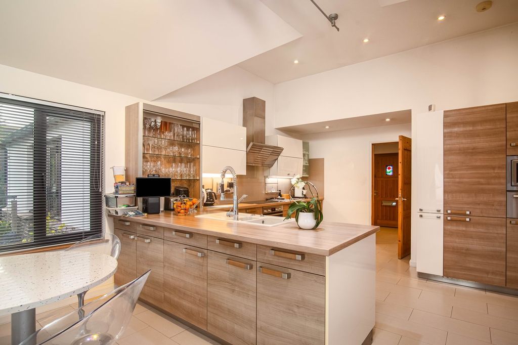 Additional image 13 of 4 bed detached house for salePark Estate, La Marquanderie, St Brelade JE3