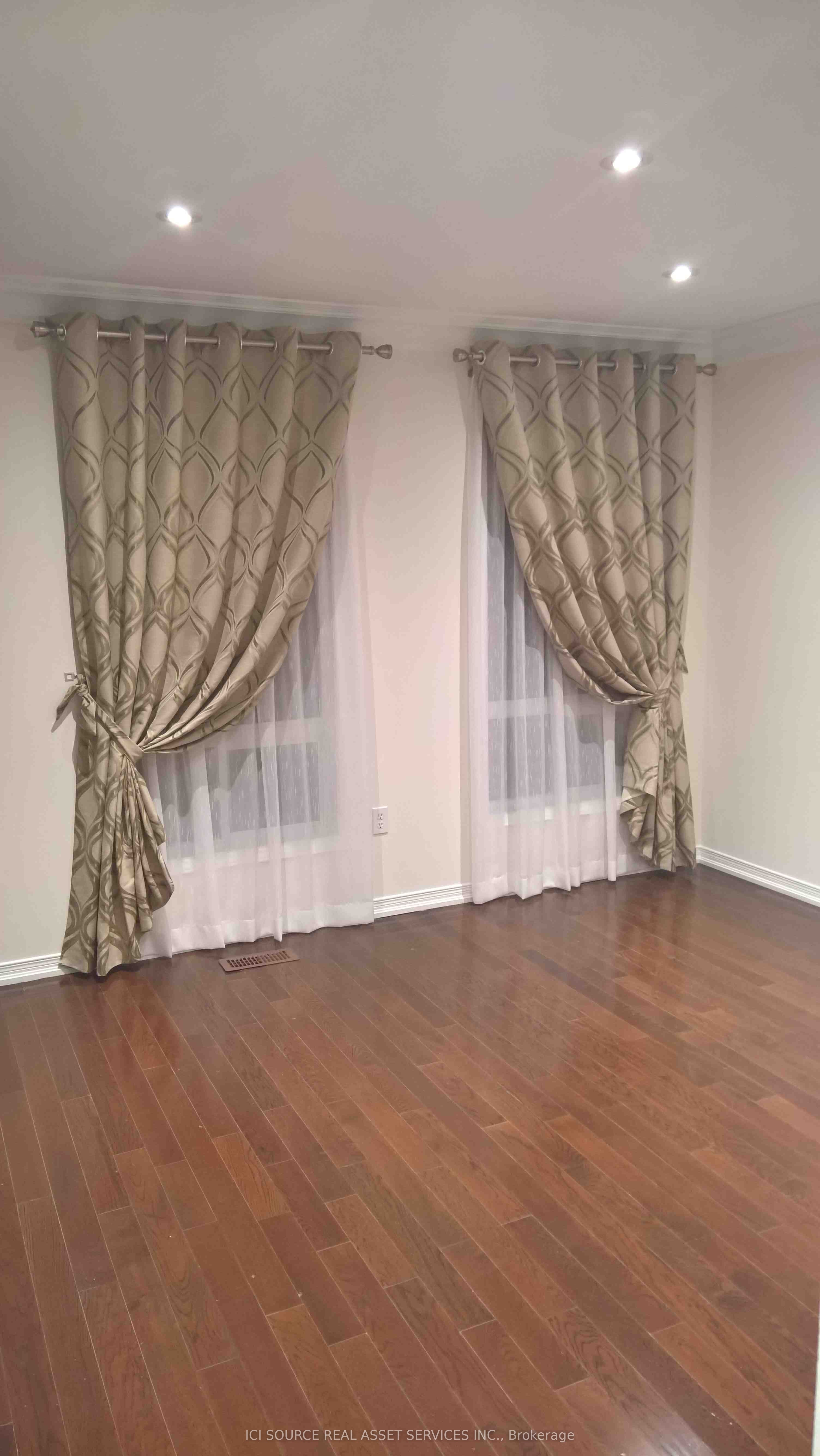 Additional image 3 of 11 Levellands Crescent, Richmond Hill, ON, L4B 0A5