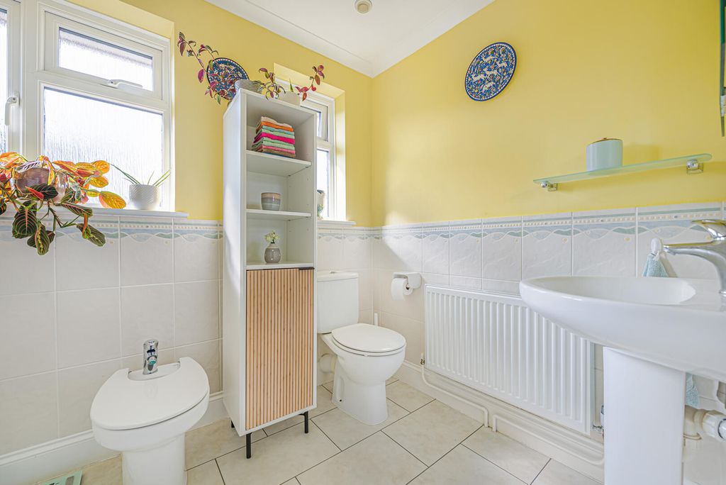 Additional image 17 of 4 bed semi-detached house for saleCold Blow Crescent, Bexley DA5