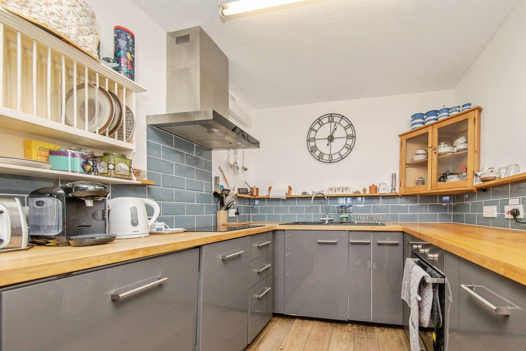 Additional image 2 of 1 bed flat for saleSuffolk Place, Woodbridge IP12