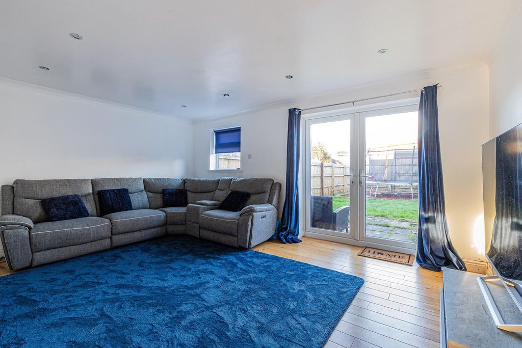Additional image 7 of 3 bed semi-detached house for saleHeathcliffe Close, St. Mellons, Cardiff CF3