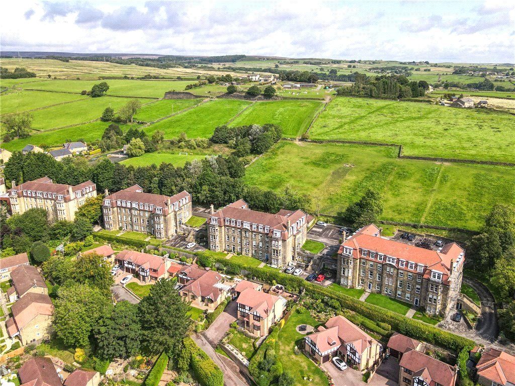 1 bed flat for saleLady Park Avenue, Bingley BD16