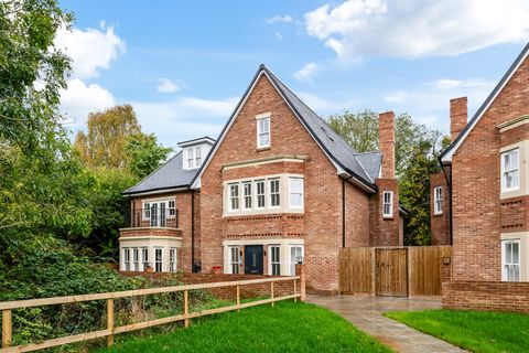 9B Smitham Bottom Lane, Purley CR8