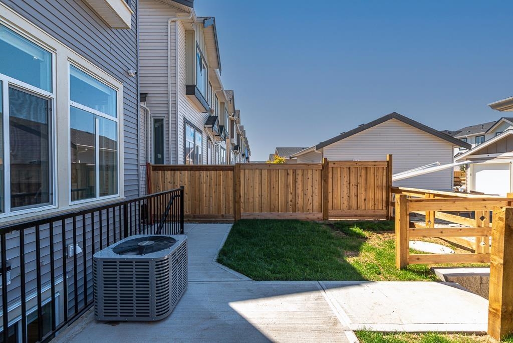 Additional image 4 of 19647 74 Avenue, Langley, BC, V2Y 3R5