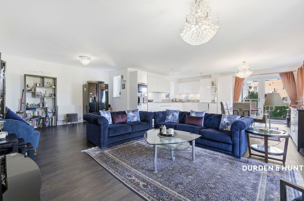 Additional image 2 of 3 bed flat for saleSt. Clements Avenue, Romford RM3