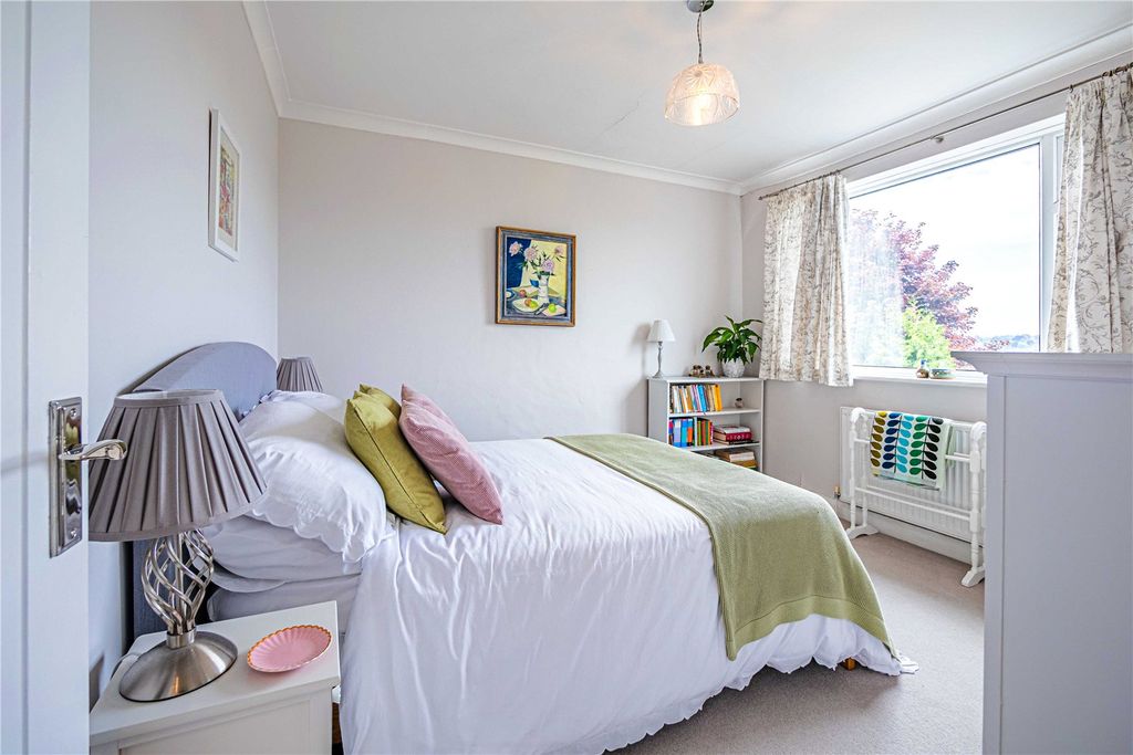 Additional image 14 of 3 bed semi-detached house for saleMeadow Road, Berkhamsted, Hertfordshire HP4