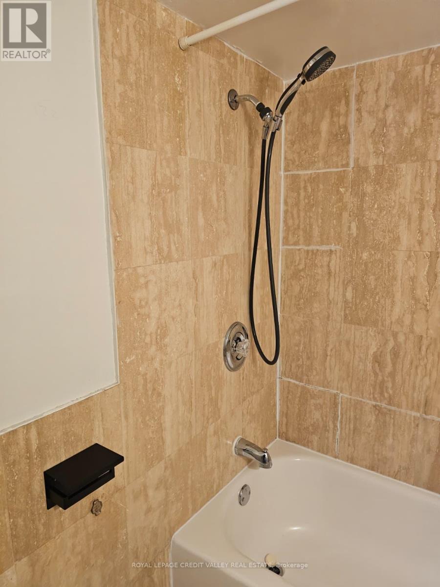 Additional image 4 of 672 Jane Street, Toronto, ON, M6N4A7