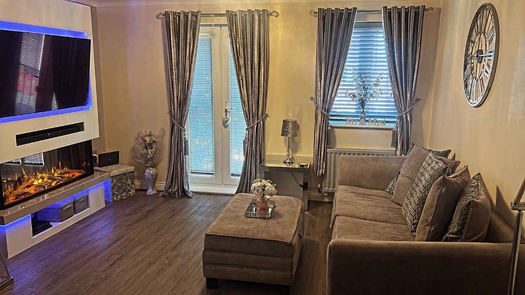 Additional image 3 of 2 bed flat for saleNuneaton Road, Bedworth, Warwickshire CV12