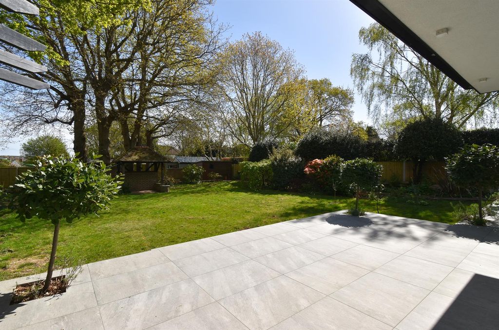 Additional image 9 of 6 bed detached house for saleSutherland Avenue, Bexhill-On-Sea TN39