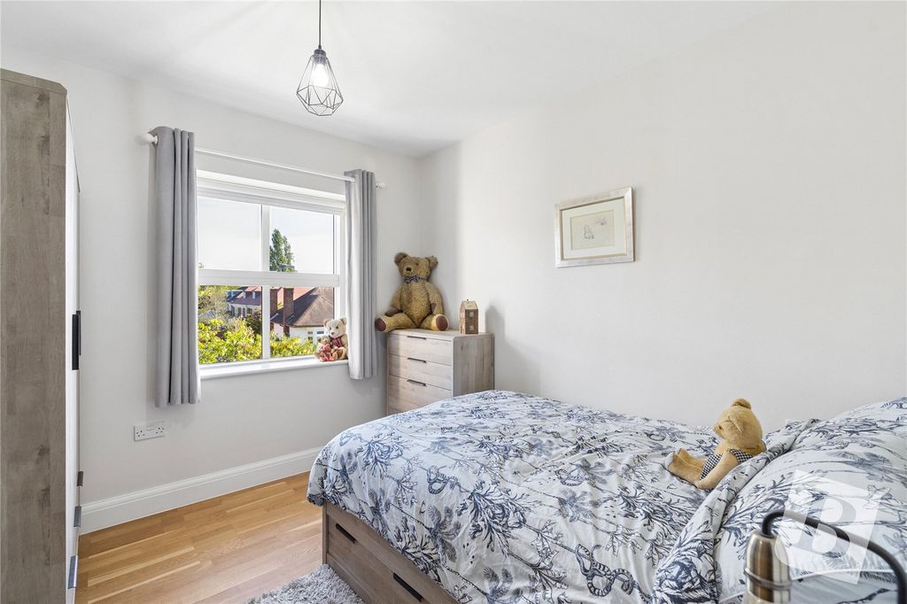 Additional image 7 of 2 bed flat for saleDeyncourt Gardens, Upminster RM14