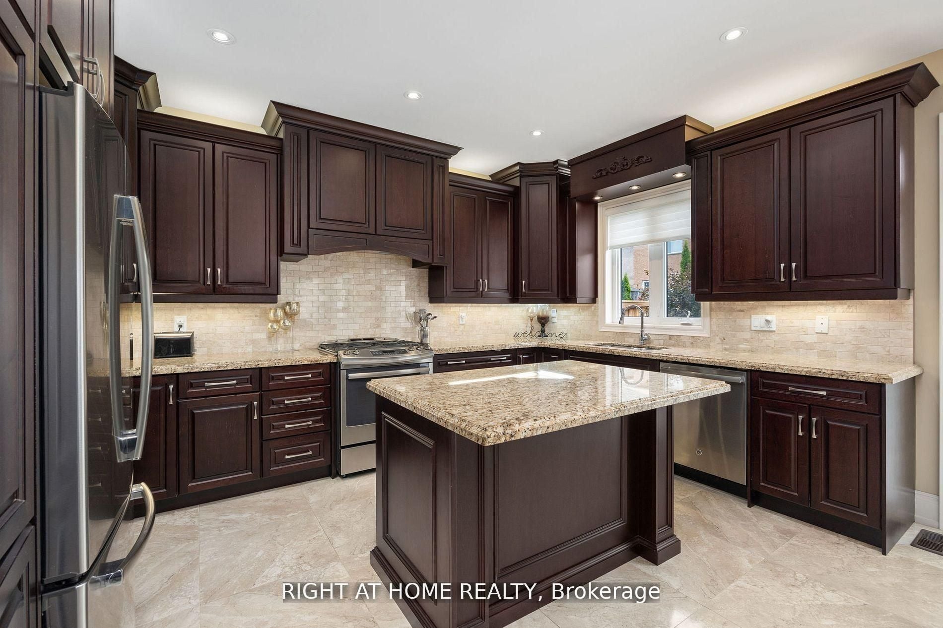 Additional image 6 of 25 Charterhouse Drive N, Whitby, ON, L1R 3R8