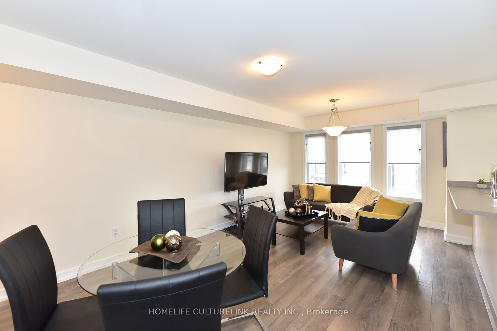 Additional image 2 of 89-100 Parrotta Drive, Toronto, ON, M9M 0B5