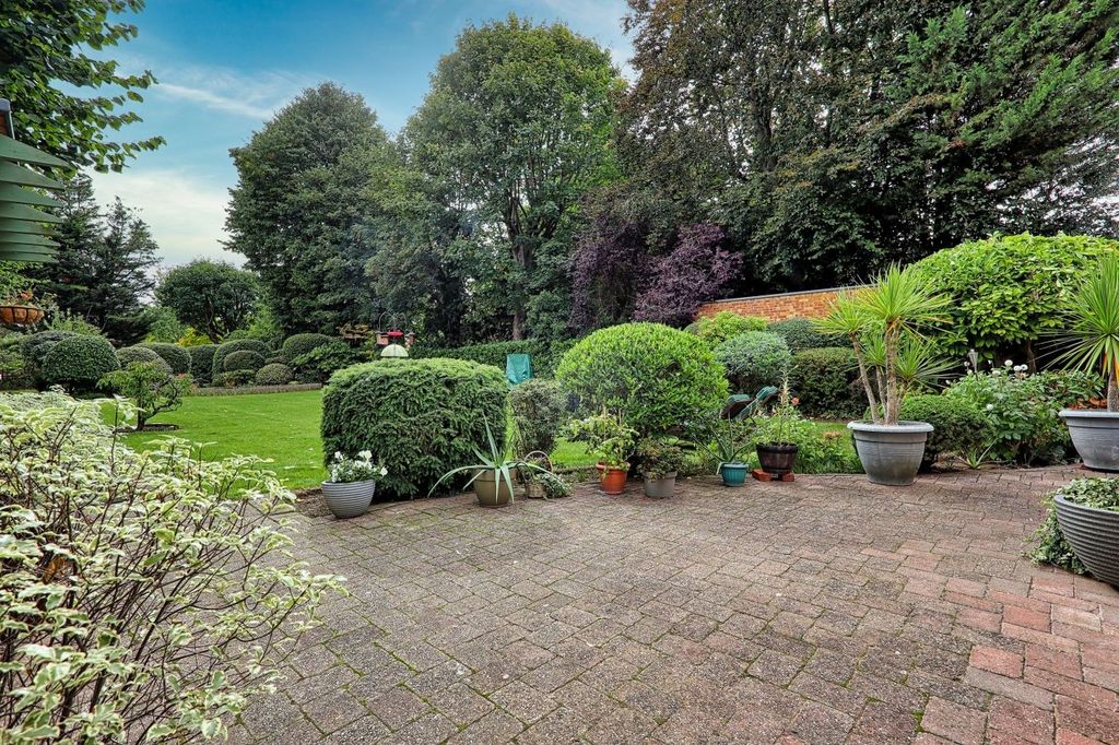 Additional image 33 of 5 bed detached house for saleBurntwood Avenue, Emerson Park, Hornchurch RM11