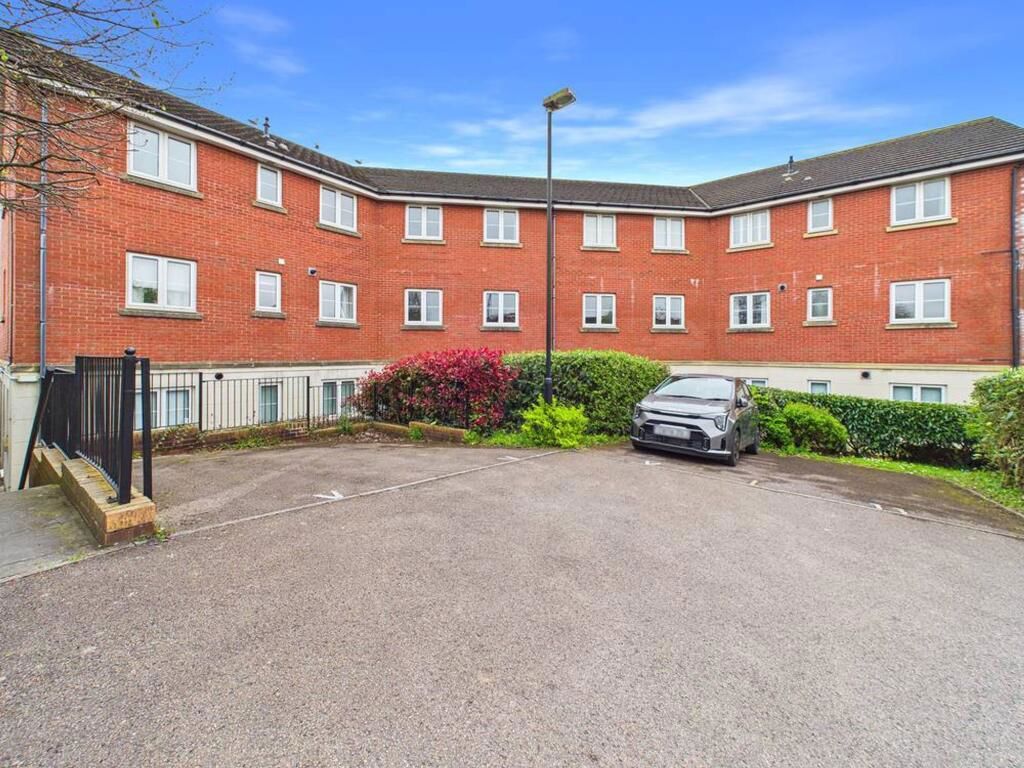2 bed flat for saleSkylark Road, North Cornelly, Bridgend CF33
