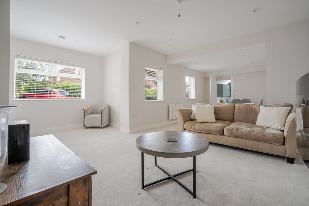 Additional image 2 of 2 bed maisonette for saleVictoria Road, Ascot SL5