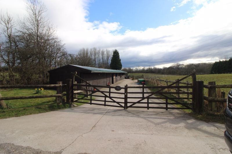 Land for saleRed Tree Stables, Nutt Lane, Manchester M25