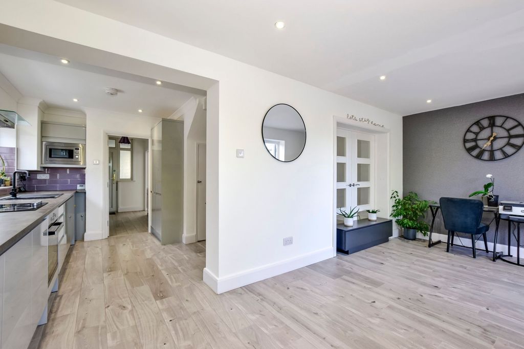 Additional image 8 of 4 bed semi-detached house for saleTibbs Hill Road, Abbots Langley WD5
