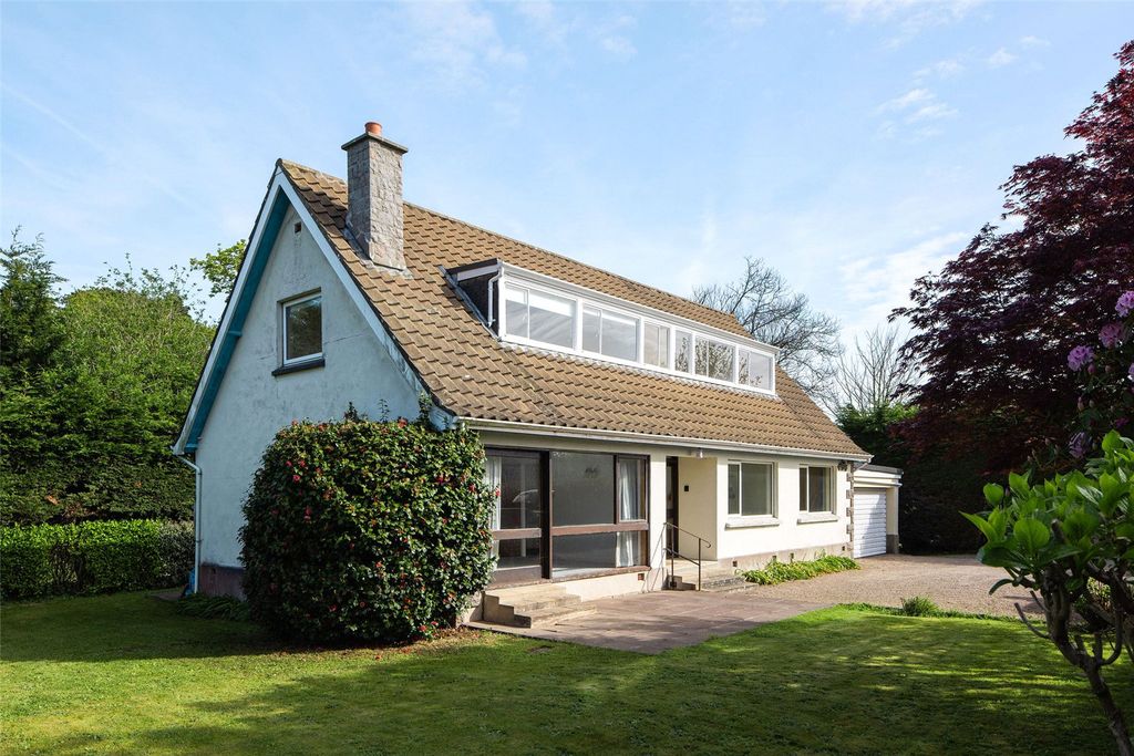 6 bed bungalow for saleLa Rue De La Patente, St. Lawrence, Jersey JE3