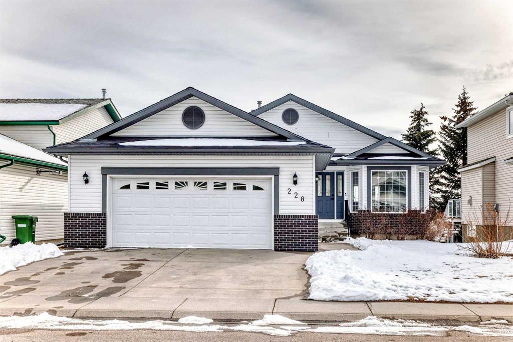 228 Woodside Crescent NW, Airdrie, AB, T4B 2G8